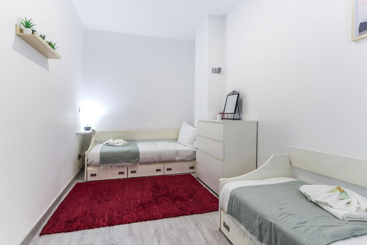 Vita Portucale ! Moscavide Family Apartment Lissabon Exterior foto